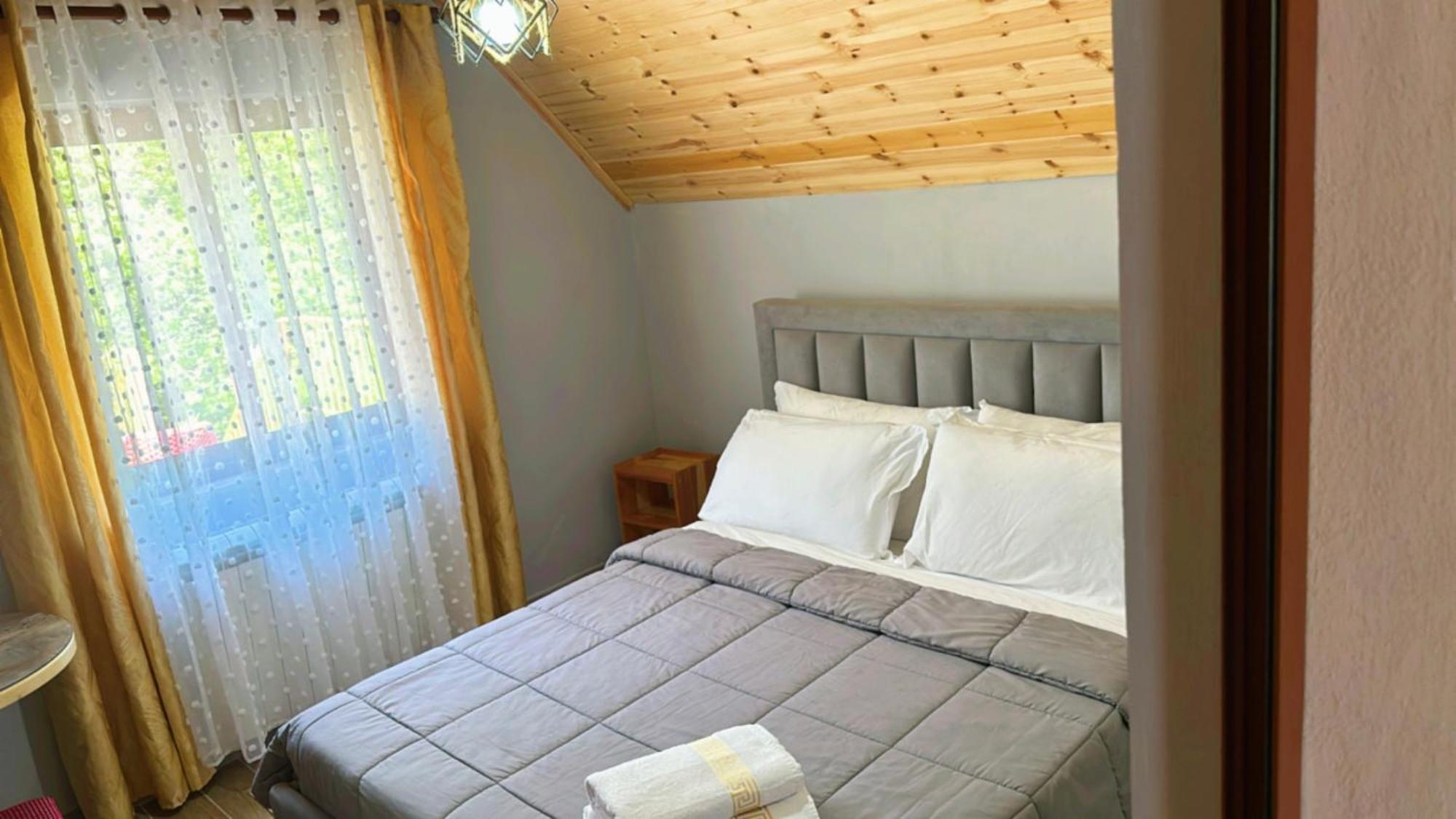 Bujtina Kometa Theth Buitenkant foto
